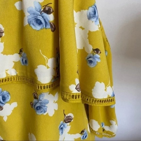 JOA Los Angeles • Yellow Blue Floral Off The Shoulder Tie Neck Blouse - Picture 3 of 6